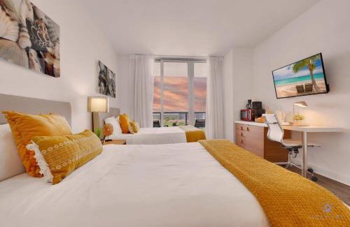 Hallandale Beach Apartment | Spectacular Balcony plus Near Beach, Gym, Pool
