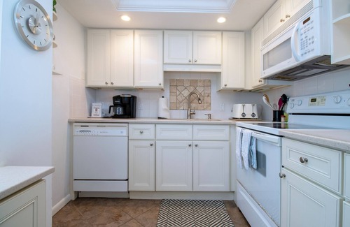 Siesta Key Condo | SPECTACULAR BEACH AND GULF VIEWS AT CRYSTAL SANDS!