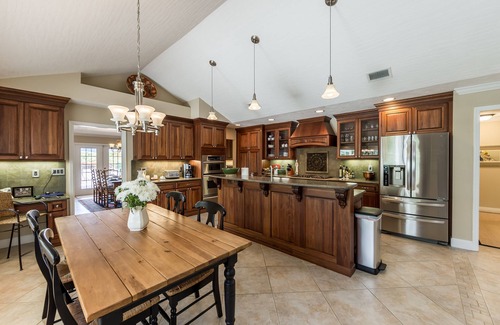 South Beach House | SPECTACULAR BEACH HOUSE, HEATED POOL, JACUZZI, CHEF'S KITCHEN.LUXURY & PRIVACY!