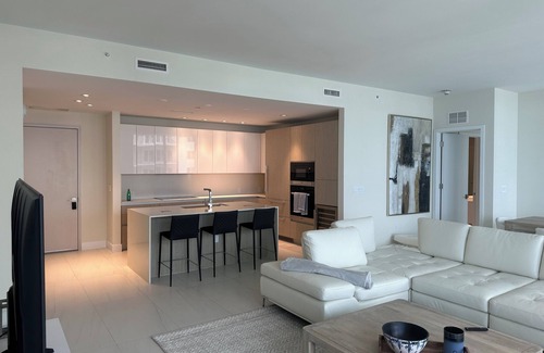 Singer Island Apartment | Spectacular Beach front with WiFi, fitness room and Spa service
