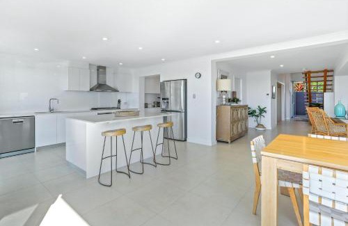 Sunrise Beach House | Spectacular Beachside Living, Sunrise Beach