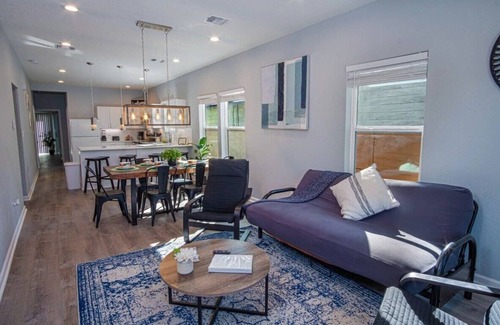 Eastside Promise Neighborhood House | Spectacular Brand New 4BR and GH Near DT/Riverwalk