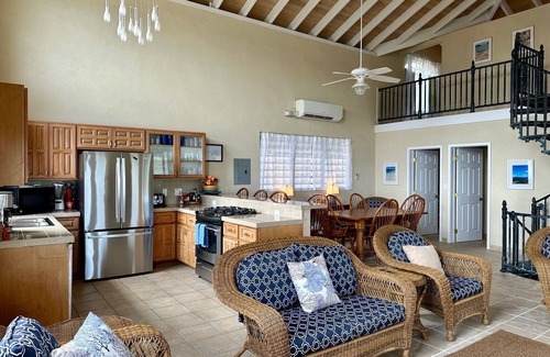 Rendezvous & Ditleff Villa | Spectacular Breezes, Gorgeous Ocean Views, and Hot Tub!
