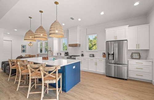 Laguna Beach House | Spectacular Craftsman Home w Perfect Backyard Oasis - POOL & GOLF CART