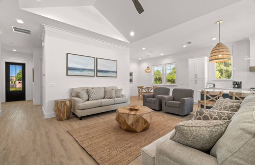 Laguna Beach House | Spectacular Craftsman Home w Perfect Backyard Oasis - POOL & GOLF CART