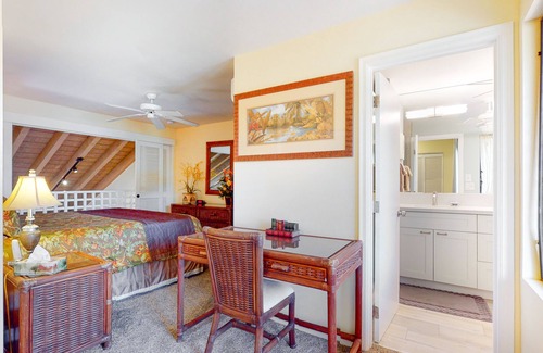 Kihei Condo | Spectacular condo with washer/dryer, pools & hot tub - close to the beaches