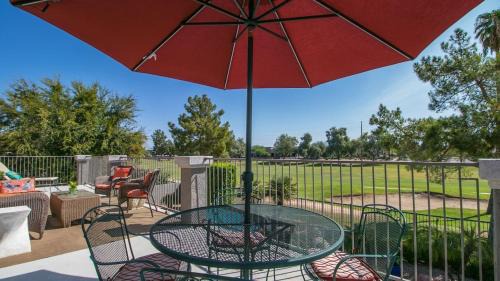 Superstition Springs House | Spectacular Golf Course Home with Pool and Views