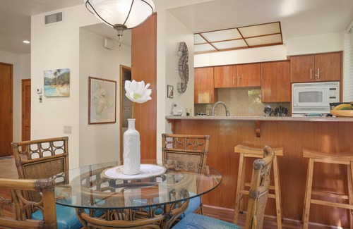 Waikoloa Condo | SPECTACULAR ! Ground Floor Condo Sleeps 5 Golf ,Tennis ,.Gym Pool, Jacuzzi