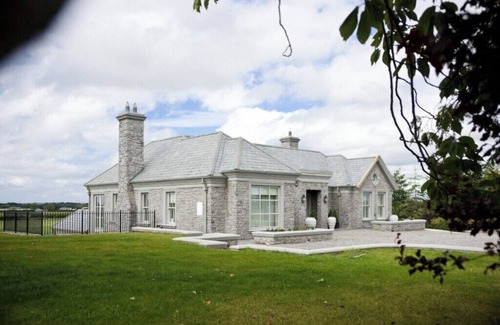 Kildare House | Spectacular heritage home in the heart of historic Barberstown