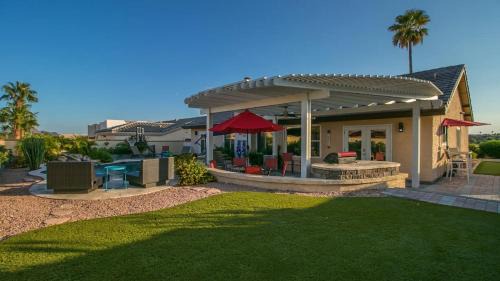 Fountain Hills House | Spectacular Hilltop Home wResort Like Backyard