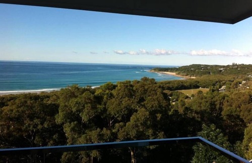 Point Lookout House | Spectacular holiday home high on the hill with fabulous views and.