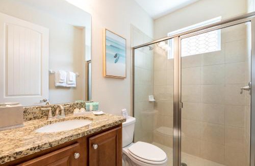 West Kissimmee House | Spectacular Home Near Disney With Private Pool, Movie Theater And Pool Table With Waterpark & Resort Access - 332Sf