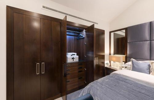 Brompton & Hans Town House | Spectacular Knightsbridge House Harrods 1 minute