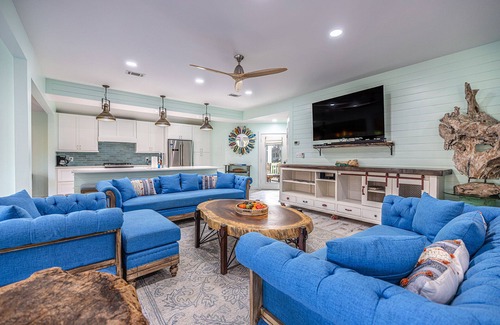 Sandestin House | SPECTACULAR LAKE FRONT~6Person Golf Cart~Renovated~FREE Activities~HEATEDPOOL