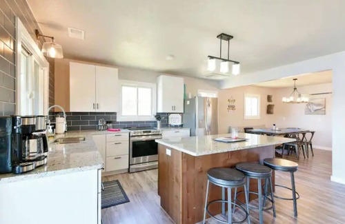 Shell Knob House | SPECTACULAR Lake Views! Lakefront Oasis- 3BR-2BA Sleeps-12