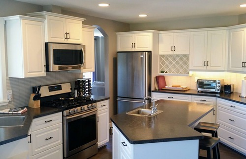 Central Okanagan House | Spectacular Lake Views - Pet Friendly!
