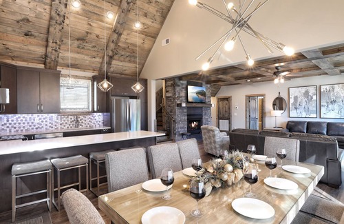 Gatlinburg Cabin | SPECTACULAR Modern Downtown Cabin! 4 Masters! Insane VIEWS! 3 Decks! Game Room!