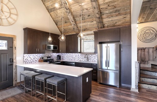 Gatlinburg Cabin | SPECTACULAR Modern Downtown Cabin! 4 Masters! Insane VIEWS! 3 Decks! Game Room!