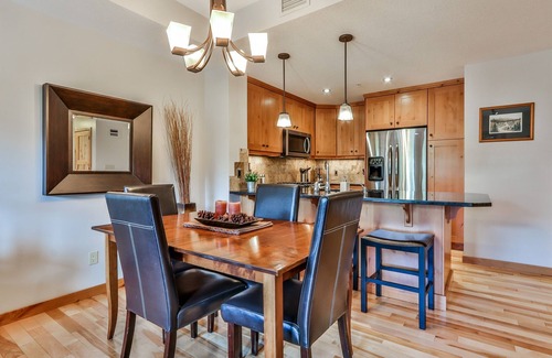 Canmore Condo | Spectacular Mountain views in Rundle Cliffs Lodge