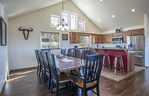 Bend House | Spectacular Mountain Views Just Outside of Bend