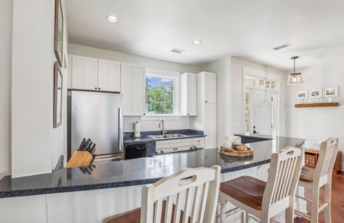 Melrose on the Beach Cottage | Spectacular Ocean Views Oceanfront Cottage Golf cart included with booking