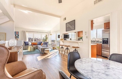 Gas Lamp Section House | Spectacular Ocean & Pier View Lux Family Vacation