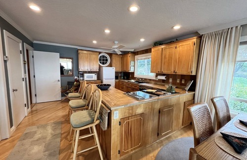 Brookings Apartment | Spectacular Ocean Front Views "Sea Star Escape" B