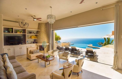Pedregal Villa | Spectacular Ocean Front 10 bedroom villa. Best house and staff in Cabo!