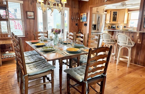 Atlantic Beach Cottage | Spectacular Oceanfront Family Cottage Retreat in Atlantic Beach!