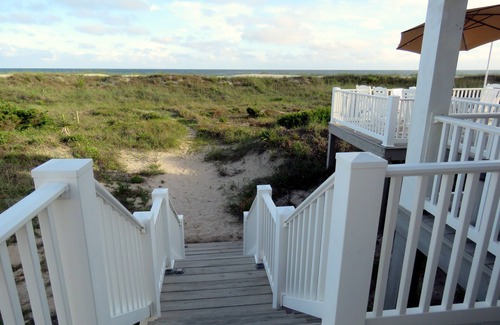 Atlantic Beach Cottage | Spectacular Oceanfront Family Cottage Retreat in Atlantic Beach!