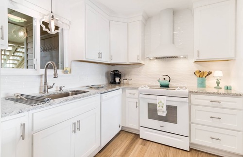 Long Beach Condo | Spectacular Ocean Views and Steps from the Beach - 3 BR Condo - 19th Hole