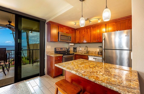 Honokowai Condo | Spectacular Ocean Views! Remodeled Top Floor Condo at Hale Ono Loa #411
