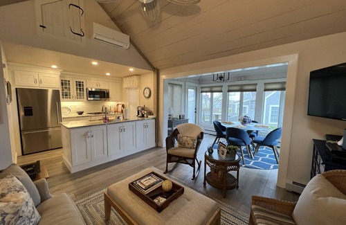 Mashpee Condo | SPECTACULAR OCEAN VIEWS! Upscale, cozy and comfortable Maushop condo with A/C!
