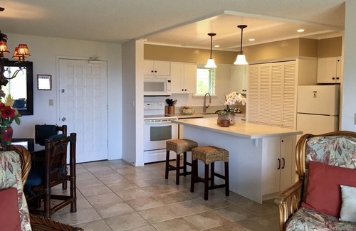 Princeville Condo | Spectacular Oceanfront Views, Close to Hiking, Shopping & More