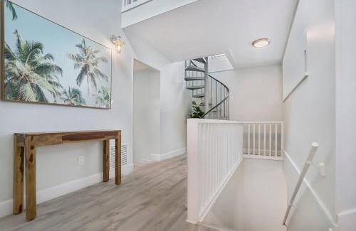 Vilano Beach House | Spectacular Oceanfront! Blissful Balconies + BBQ