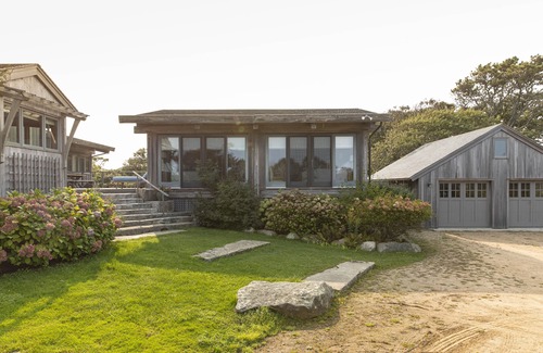 Chilmark House | Spectacular Oceanfront, 4 BR/4 bath, Hottub, Private Beach, Tennis, AC, WiFi