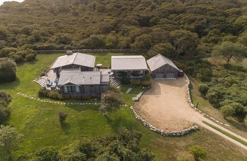 Chilmark House | Spectacular Oceanfront, 4 BR/4 bath, Hottub, Private Beach, Tennis, AC, WiFi