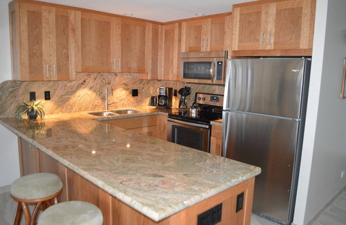 Honokowai Condo | Spectacular OCEANFRONT! 2BR/2BA Papakea L305. No Resort Fees! Aug/Sept 252/nt!