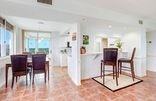 Vanderbilt Beach Apartment | Spectacular penthouse end unit!