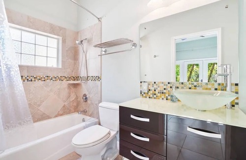 Lakeway House | Spectacular private, three bedroom, ground floor of house, media room access.