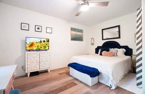 Lakeway House | Spectacular private, three bedroom, ground floor of house, media room access.