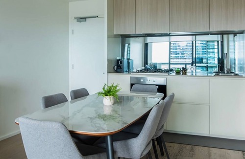Docklands Apartment | Spectacular River and Beach Views