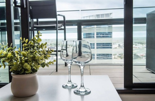 Docklands Apartment | Spectacular River and Beach Views