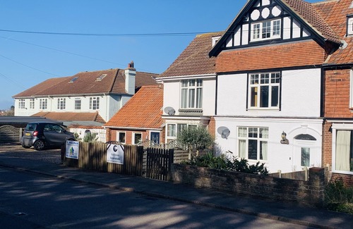 West Runton House | Spectacular sea views, beach, pubs, cafes & restaurants just on your doorstep!