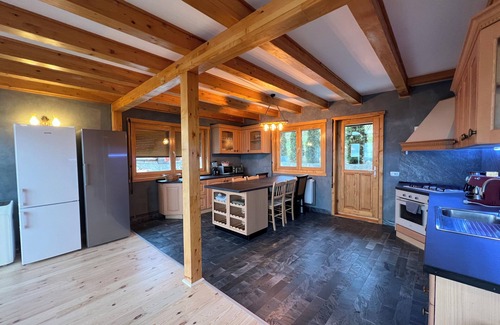 Bran Ski Chalet | Spectacular ski chalet in Bran, by Dracula's Castle, Carpathian Log Home 2!
