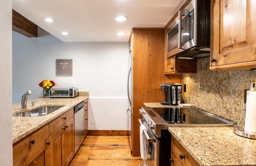 Vail Condo | Spectacular Ski Slope Views & Ideal Location! Vail Platinum w/Pool and Hot Tub