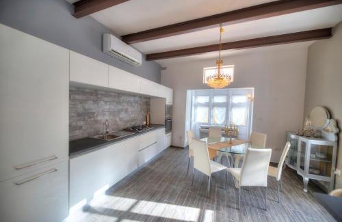 Sliema House | Spectacular spacious house with sun terrace ILJU1-1