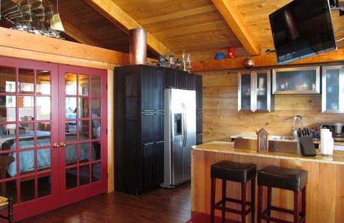 Campbell River Cabin | Spectacular sunrises, beautiful Ocean view & Wild life at your fingertips!
