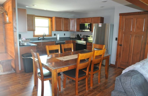 Jasper Cabin | Spectacular View of Arkansas Grand Canyon, Sleeps 8 “No Pets Allowed “