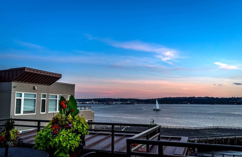 Downtown Seattle Condo | Spectacular View: Waterfront Condo Near Pike Place
